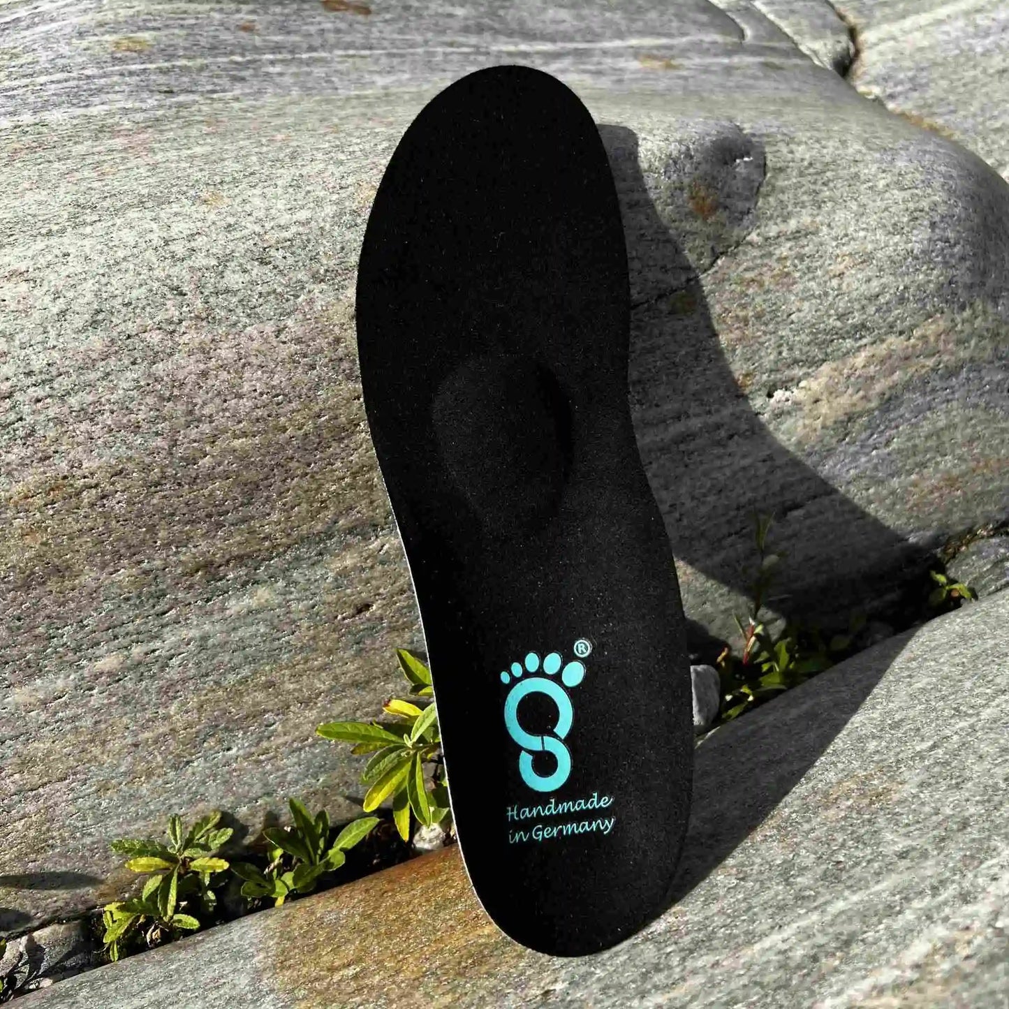 Carbon insole in front of stone